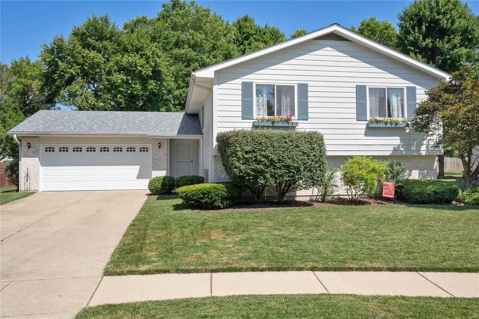 Property Photo:  1969 Tealwood Cove Drive  MO 63031 