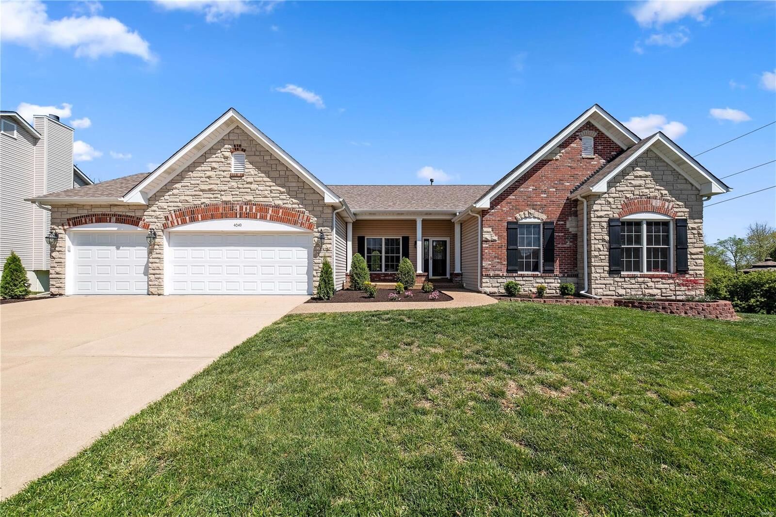 Property Photo: 4049 Stonecroft Drive MO 63304