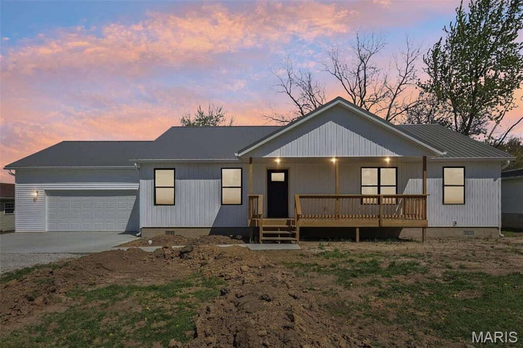 Property Photo:  403 W 3rd North Street  IL 62069 