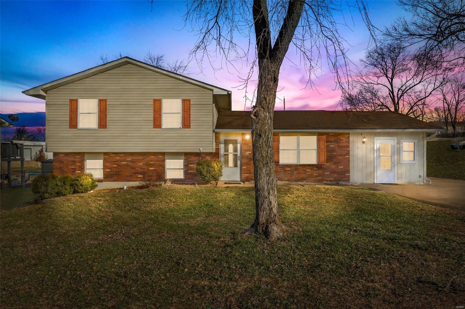 Property Photo: 210 Congress Street MO 63601