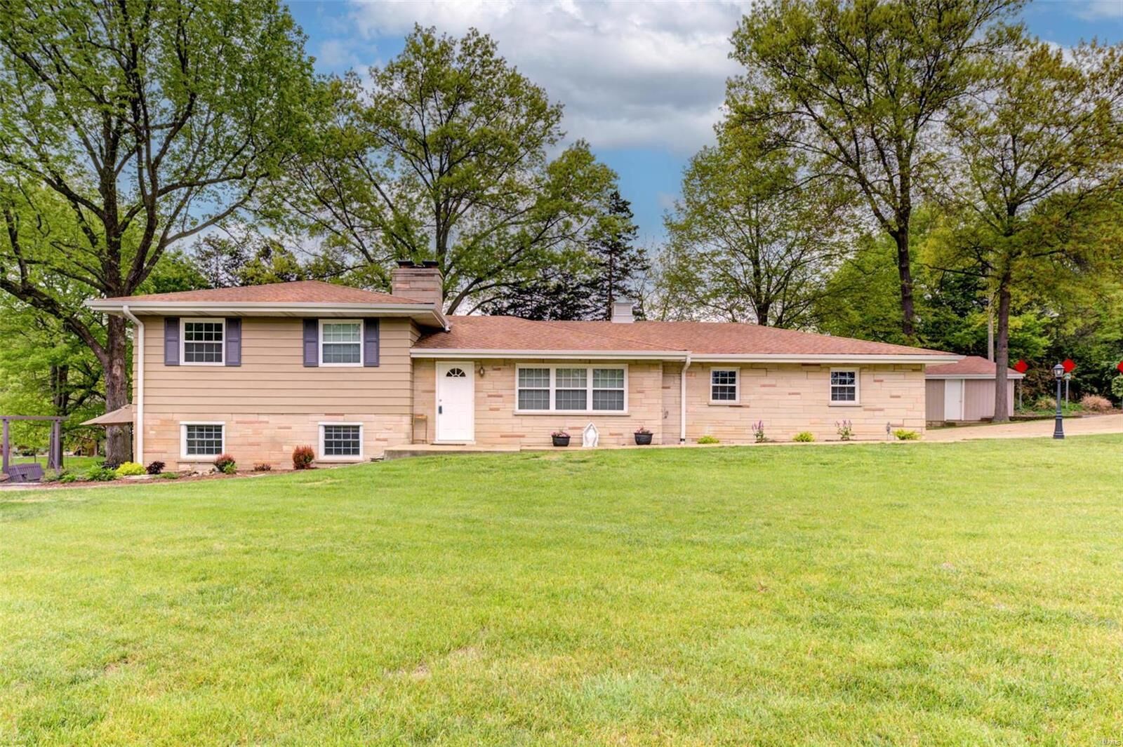 Property Photo: 375 Gravois Place MO 63026