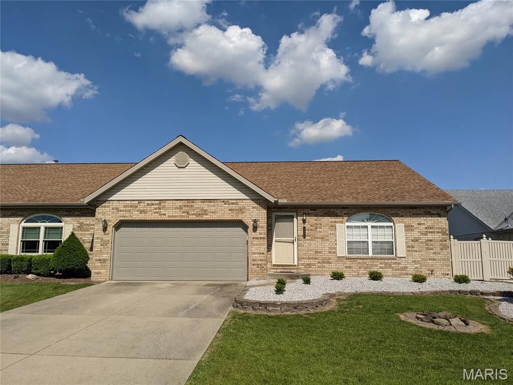 Property Photo:  2290 Wellington Drive  IL 62221 