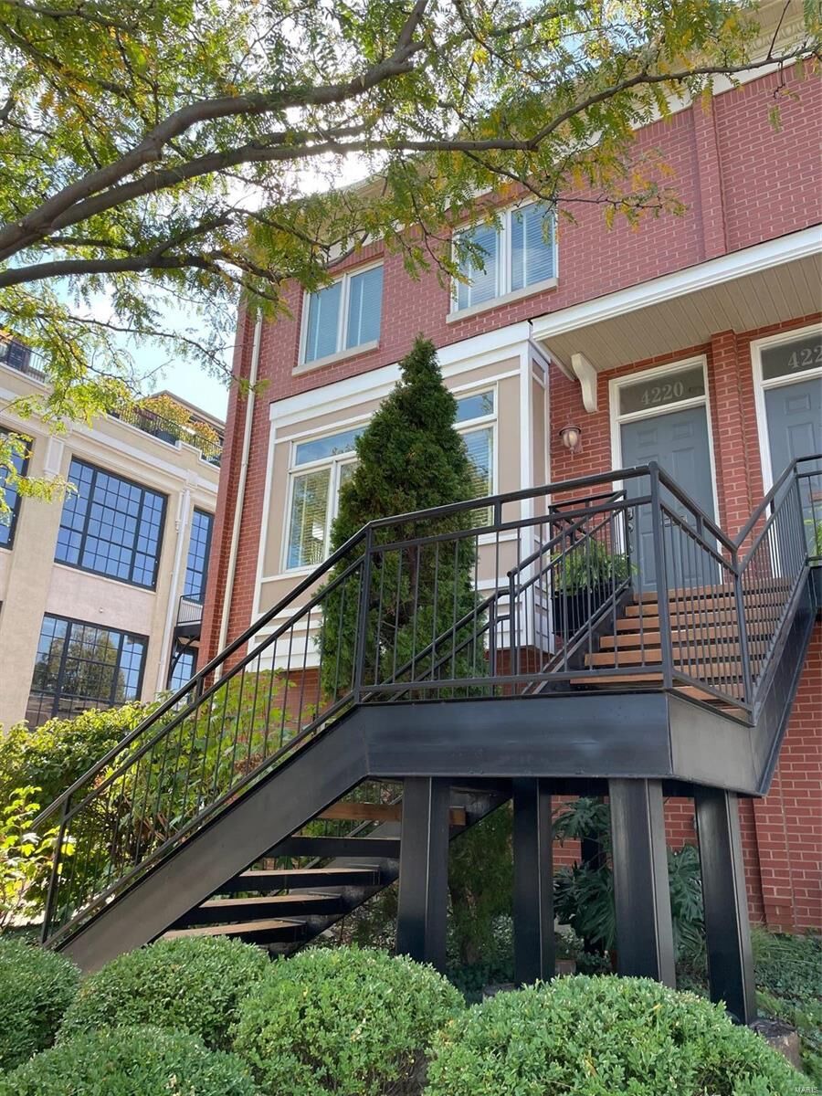 Property Photo: 4220 Laclede Avenue MO 63108
