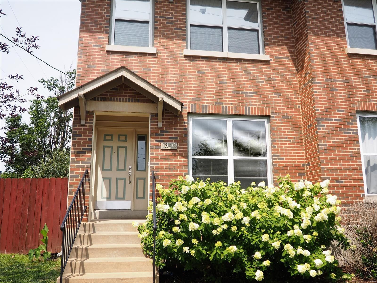 Property Photo:  1309 S Newstead Avenue  MO 63110 