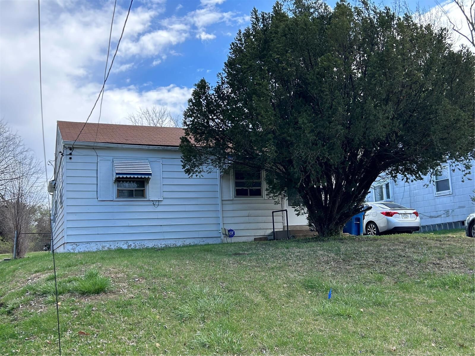 Property Photo:  736 Beardsley Court  MO 63135 