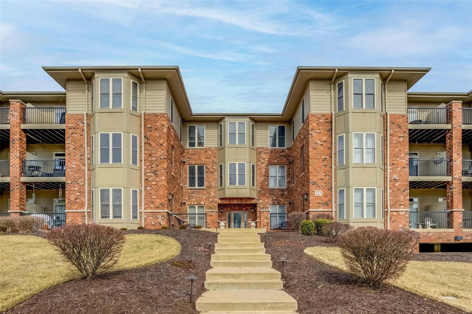 Property Photo: 123 W Bodley Avenue 202 MO 63122