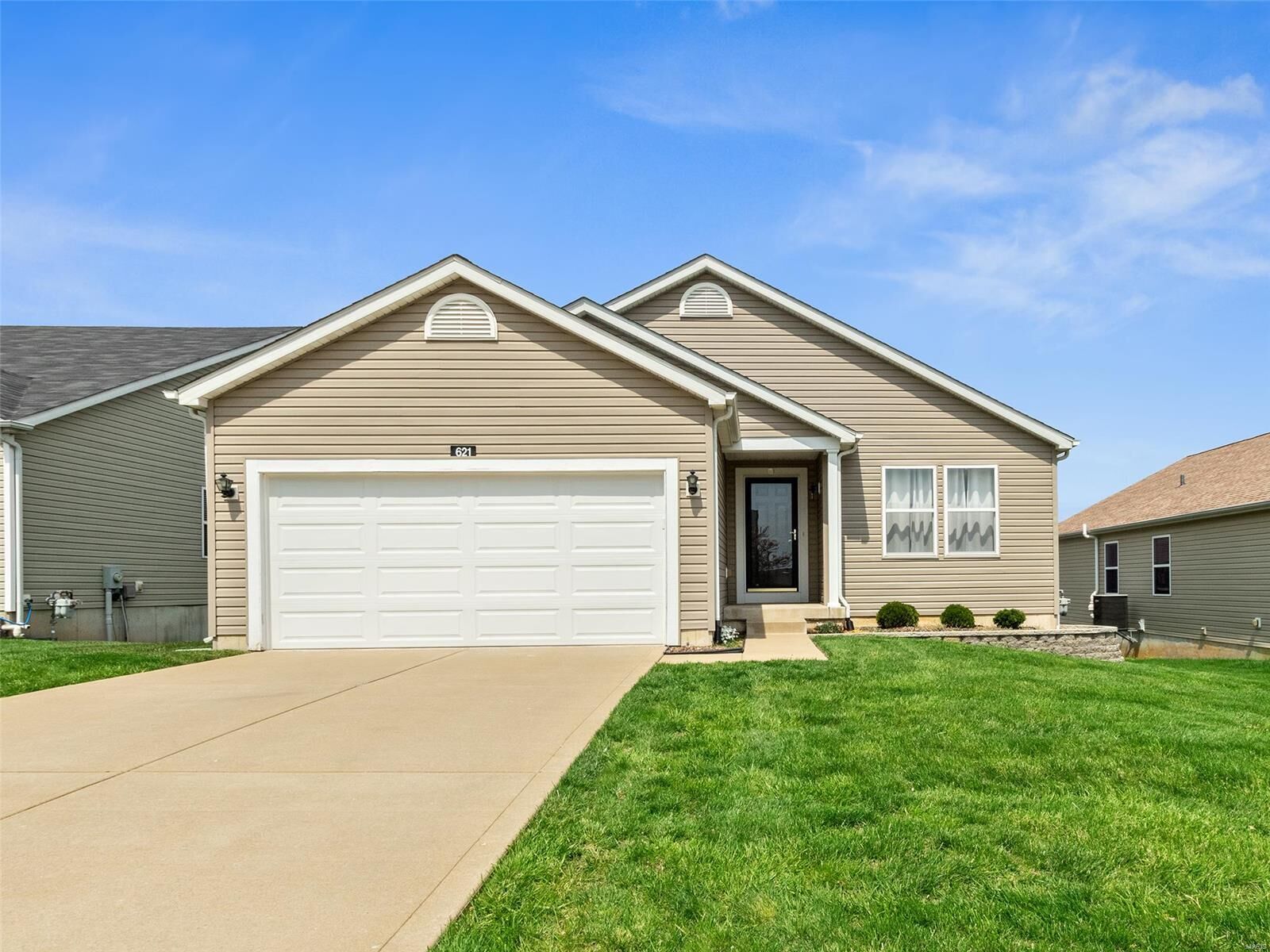 Property Photo:  621 Hunt Run Drive  MO 63385 