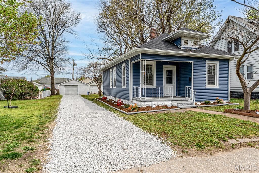 Property Photo:  219 Grand Avenue  IL 62024 