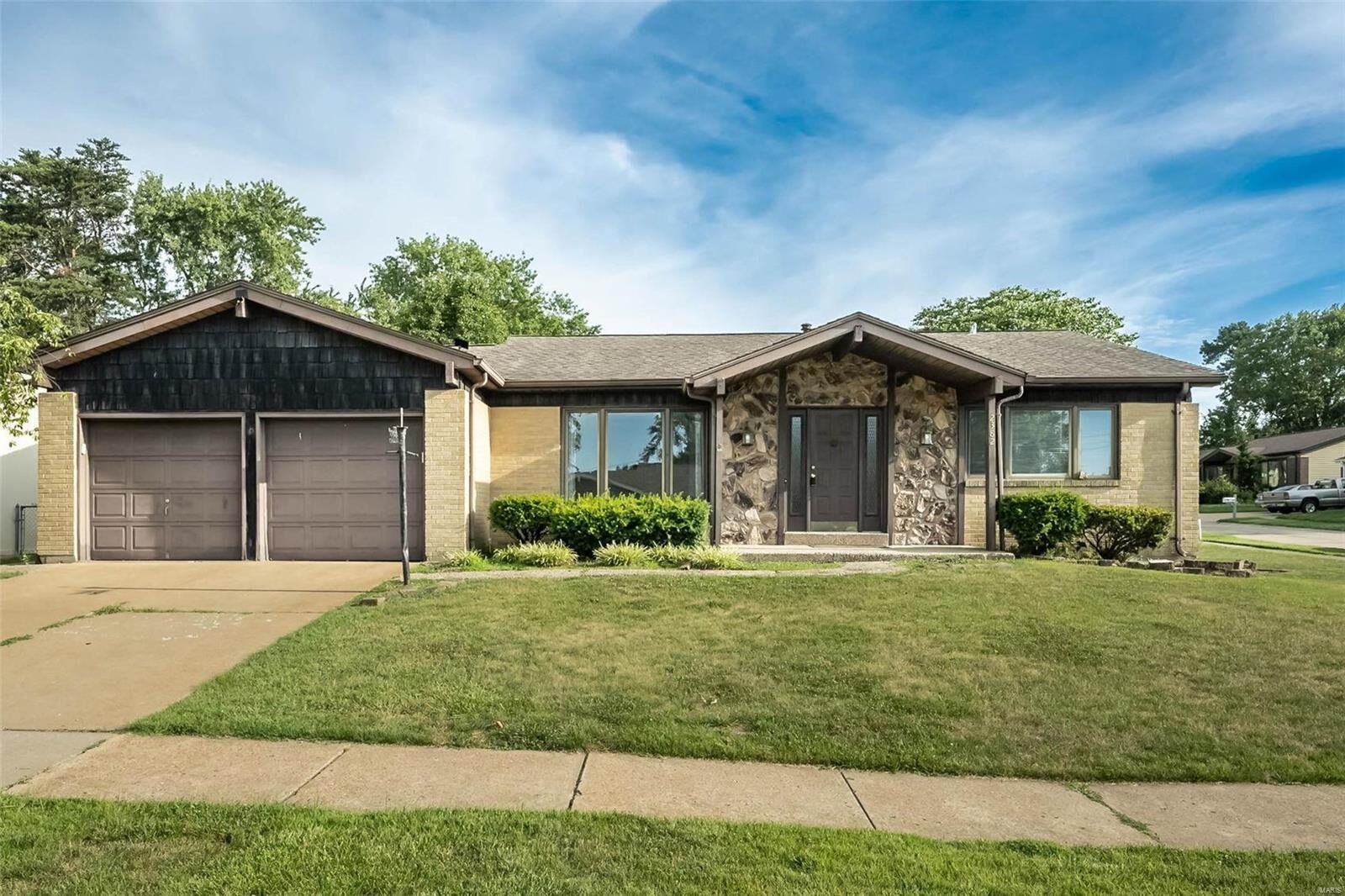 Property Photo: 2382 Crestline Drive MO 63129