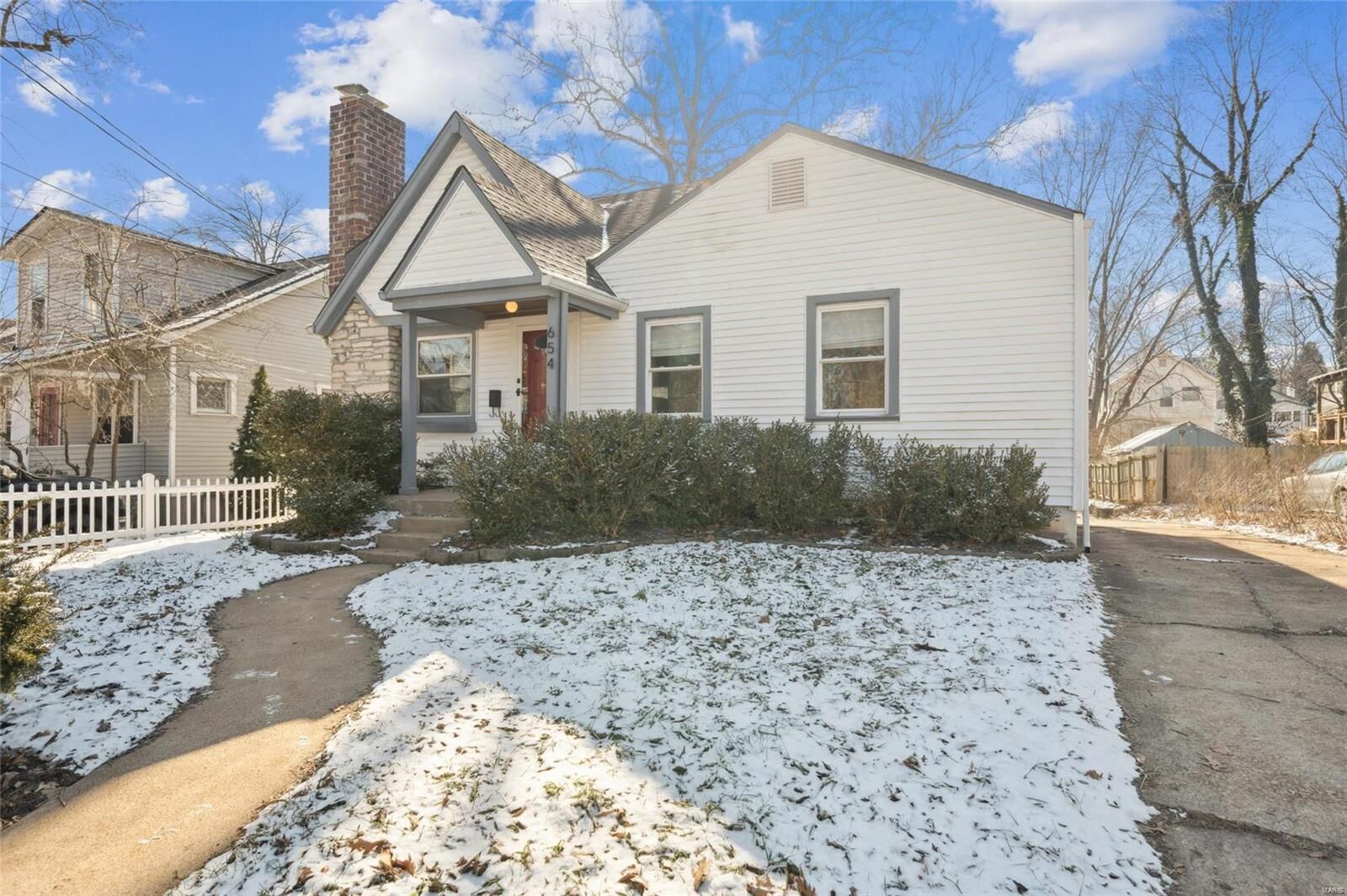 Property Photo:  654 Marshall Avenue  MO 63119 