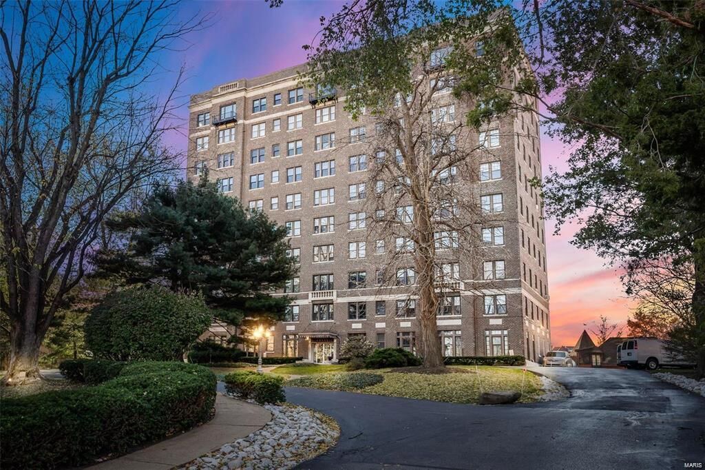 Property Photo: 3438 Russell Blvd #301 MO 63104