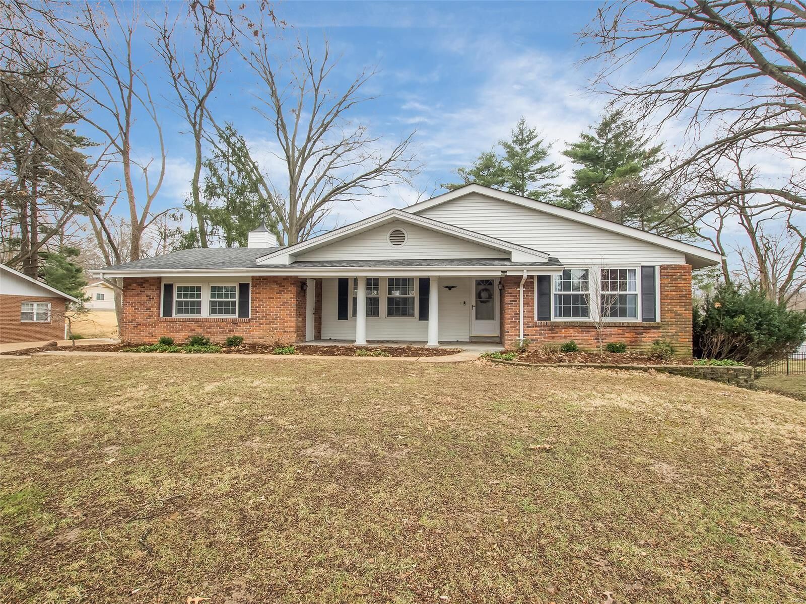 Property Photo:  12586 Sunview Drive  MO 63146 