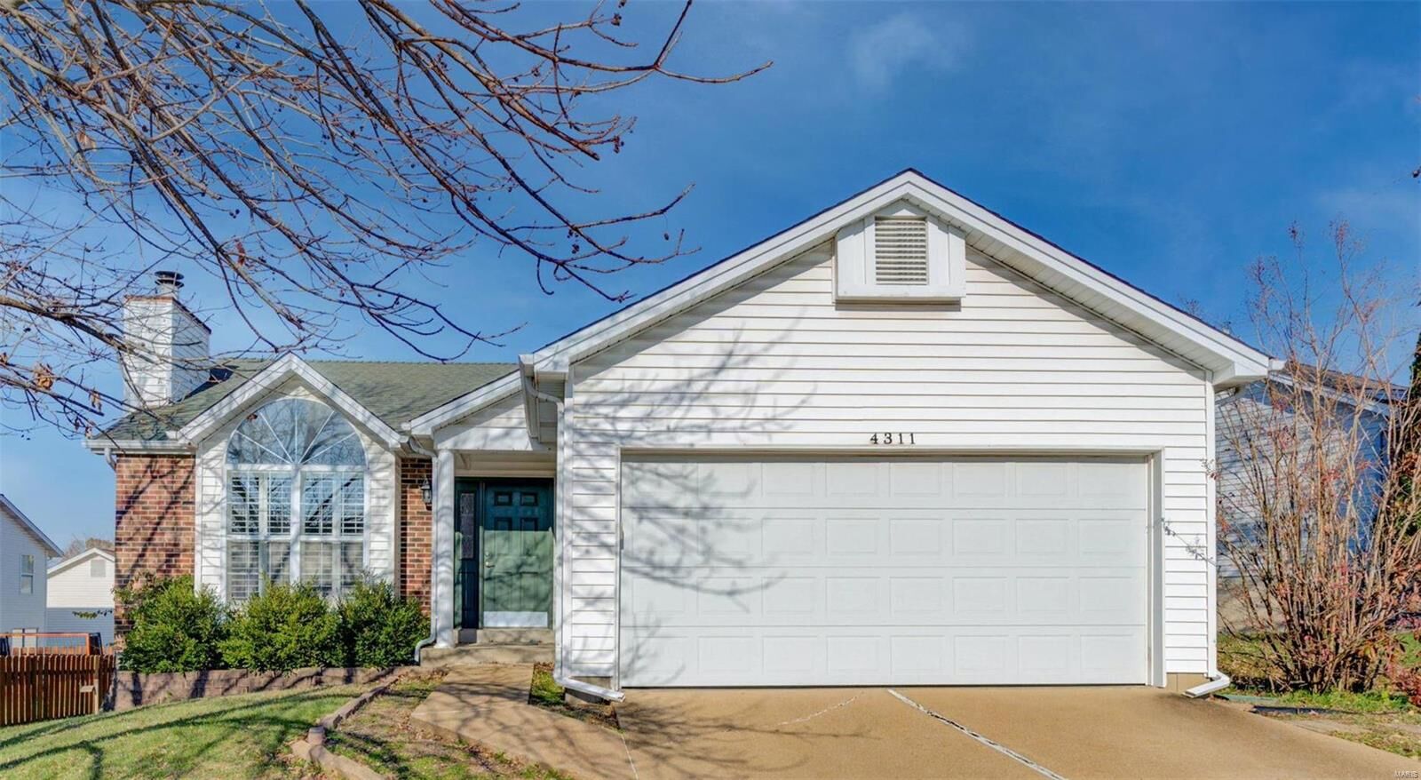 Property Photo: 4311 Southview Way Drive MO 63129
