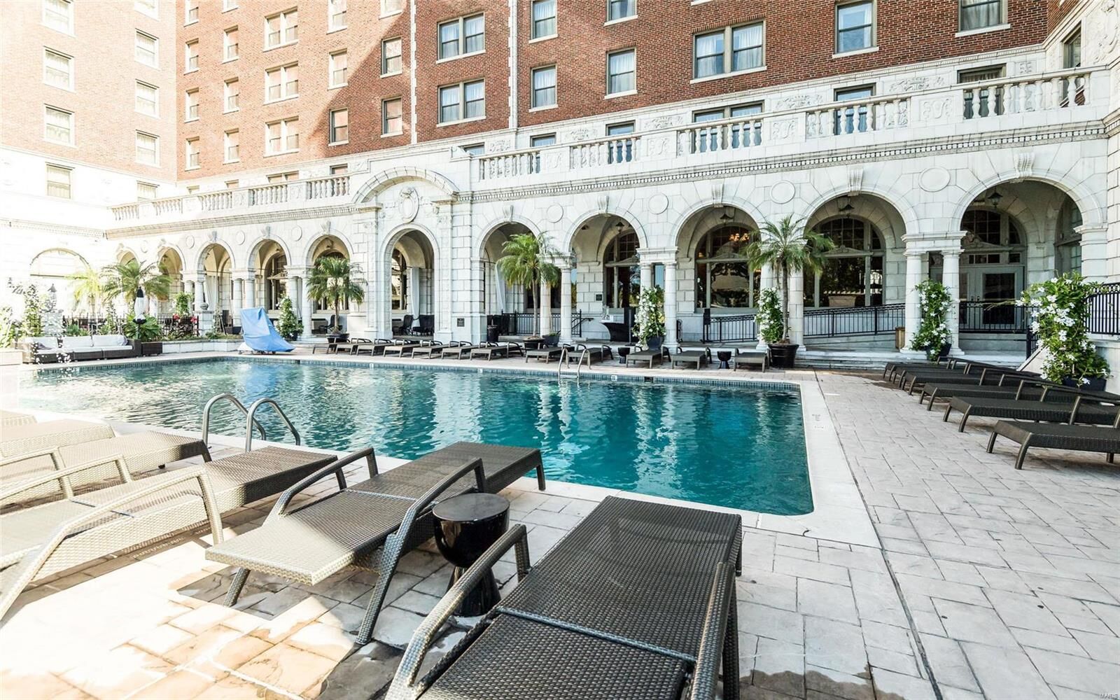 Property Photo:  232 North Kingshighway Boulevard 1104  MO 63108 