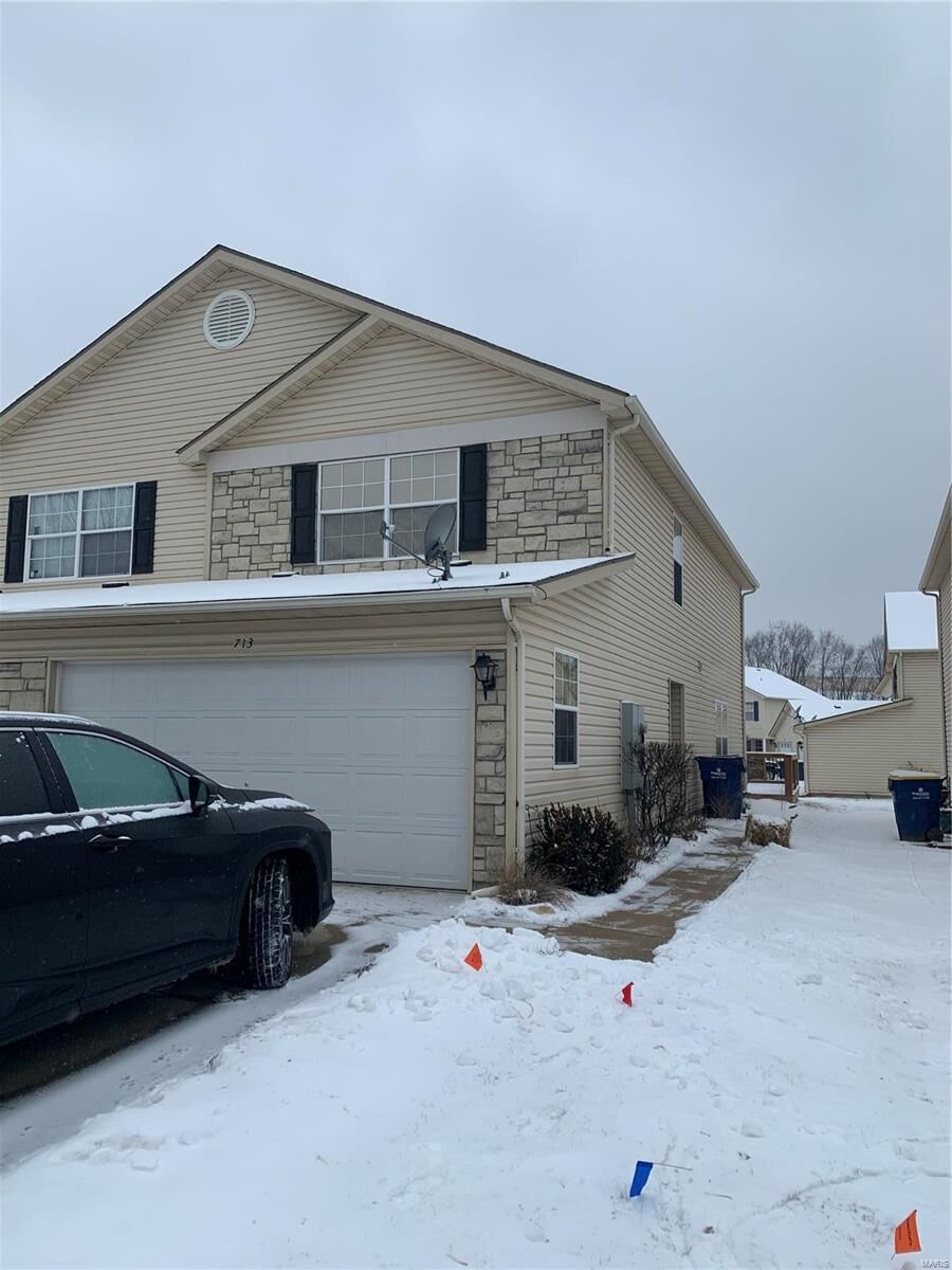 Property Photo: 713 Woodside Creek MO 63028