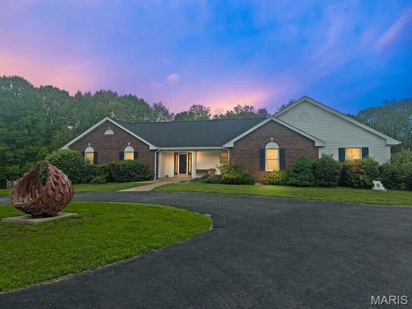 Property Photo:  2 Carrico Oaks Court  MO 63034 