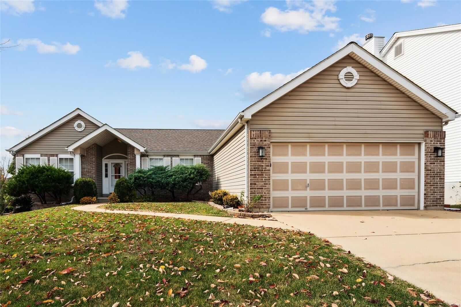 Property Photo: 6191 Newton Terrace Drive MO 63129