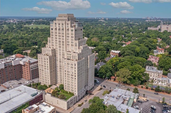 232 N Kingshighway Boulevard 1506  St Louis MO 63108 photo
