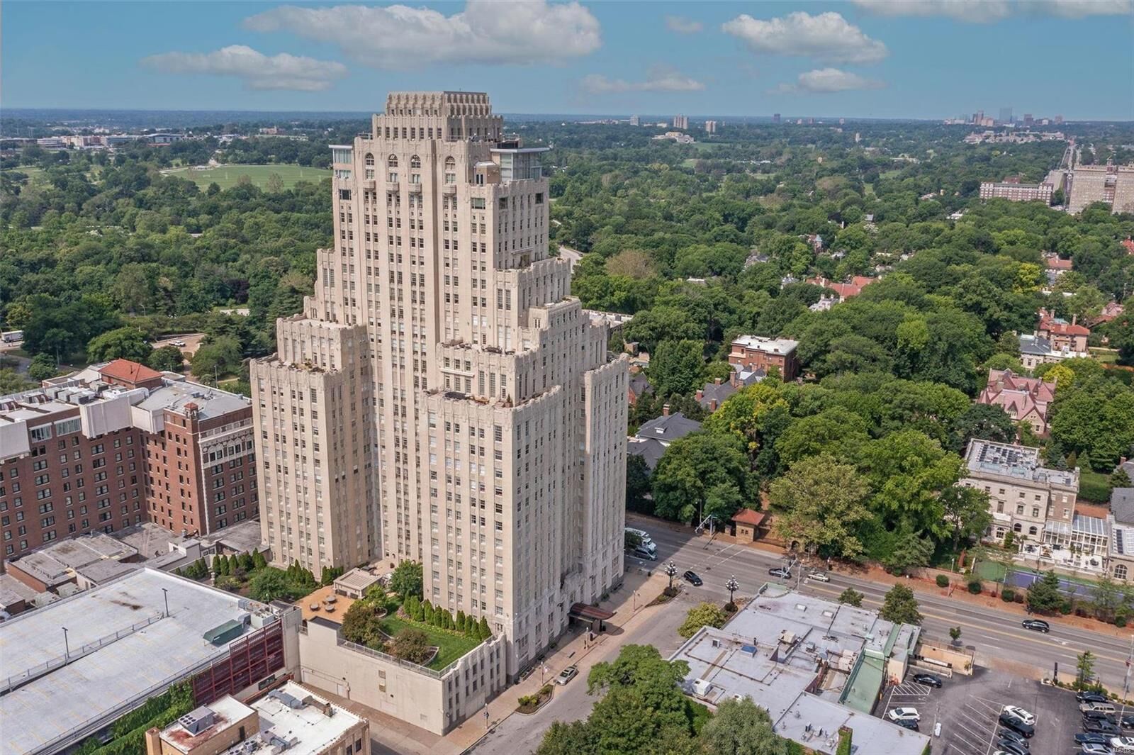 Property Photo: 232 N Kingshighway Boulevard 1506 MO 63108