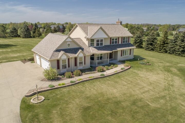 S92w34655 Joshua Way  Eagle WI 53119 photo