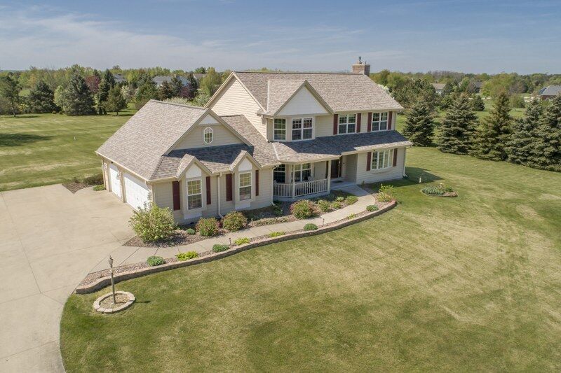 Property Photo: S92w34655 Joshua Way WI 53119