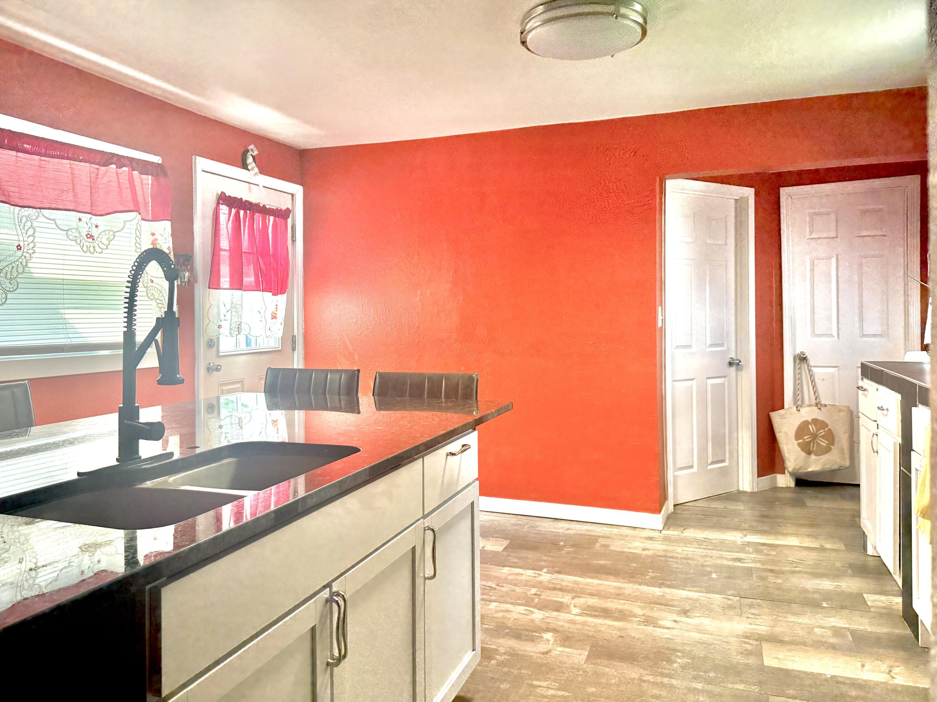 Property Photo:  834 Niagara St  WI 53186 