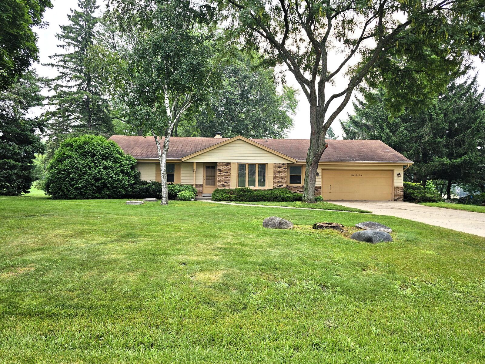 Property Photo: 5240 S Williams Rd WI 53146