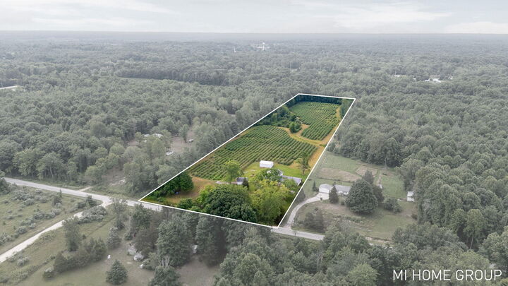 Property Photo: 74721 30th Avenue MI 49043
