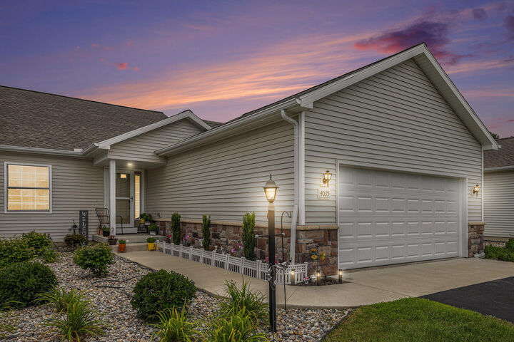 Property Photo:  4035 Eastbridge Circle  MI 49285 