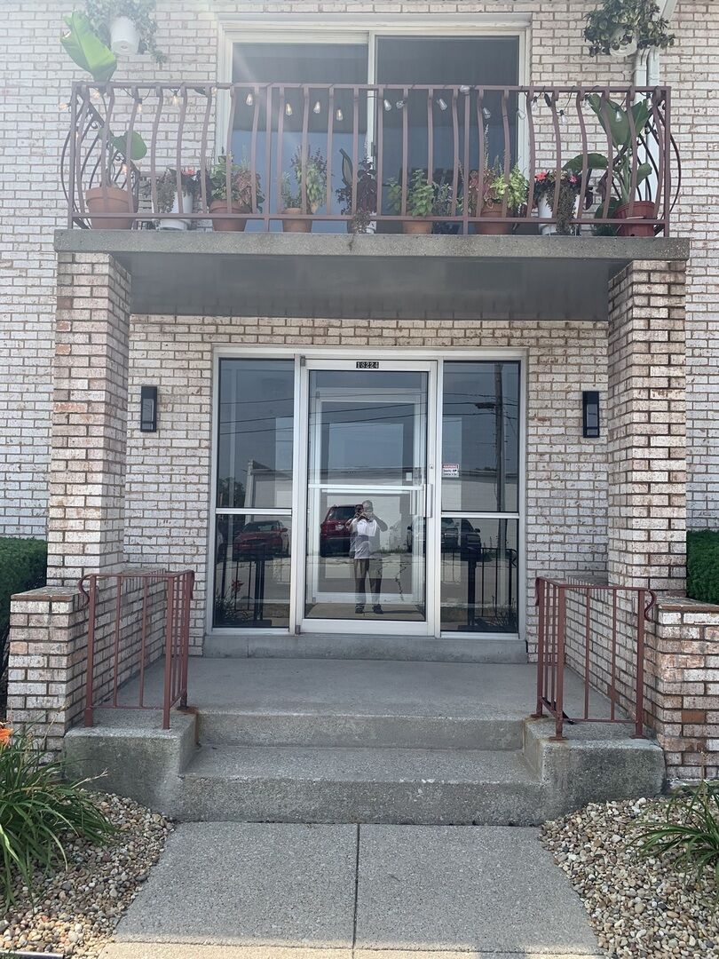 Property Photo:  18224 Wentworth Avenue 7  IL 60438 