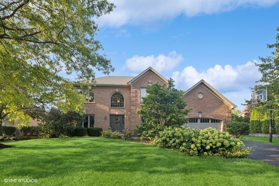 Property Photo: 1343 Dunrobin Road IL 60540