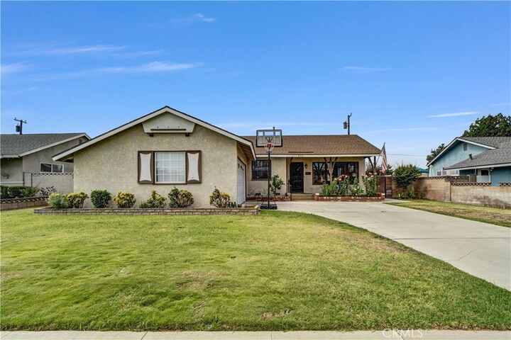 Property Photo:  802 Harmony Lane  CA 92870 