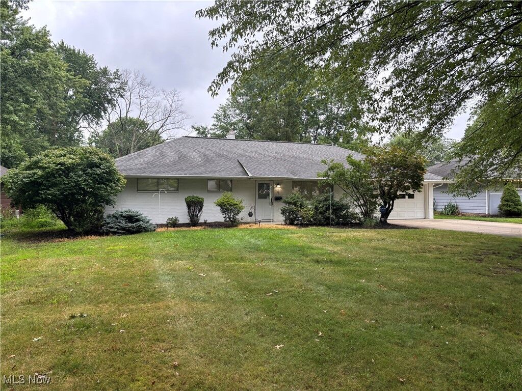 Property Photo:  467 Harris Road  OH 44143 