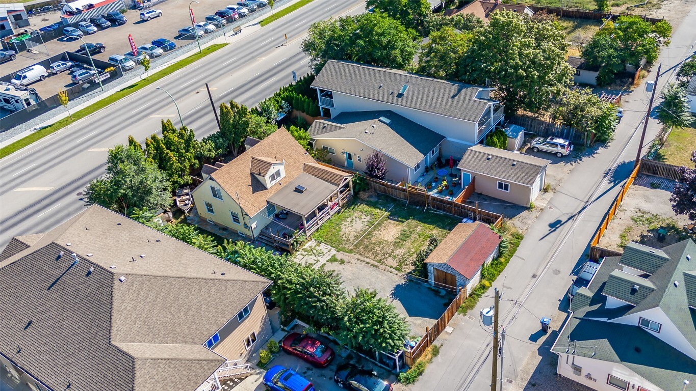 1069 Clement Avenue  Kelowna BC V1Y 7E3 photo