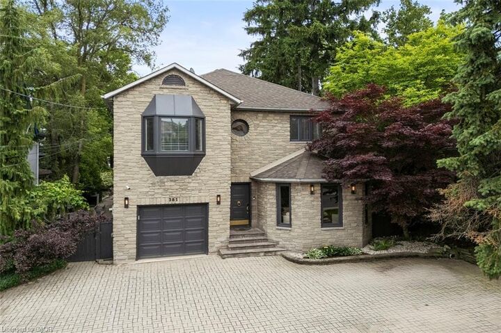 Photo de la propriété: 381 Queen Street S ON L8P 3T8