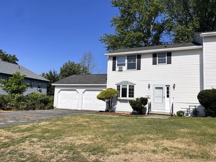 Property Photo:  11 Fernwood St 11  MA 01845 