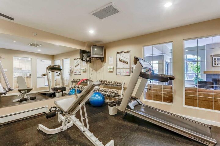 22 Richard Place SW 329  Calgary AB T3E 7N6 photo