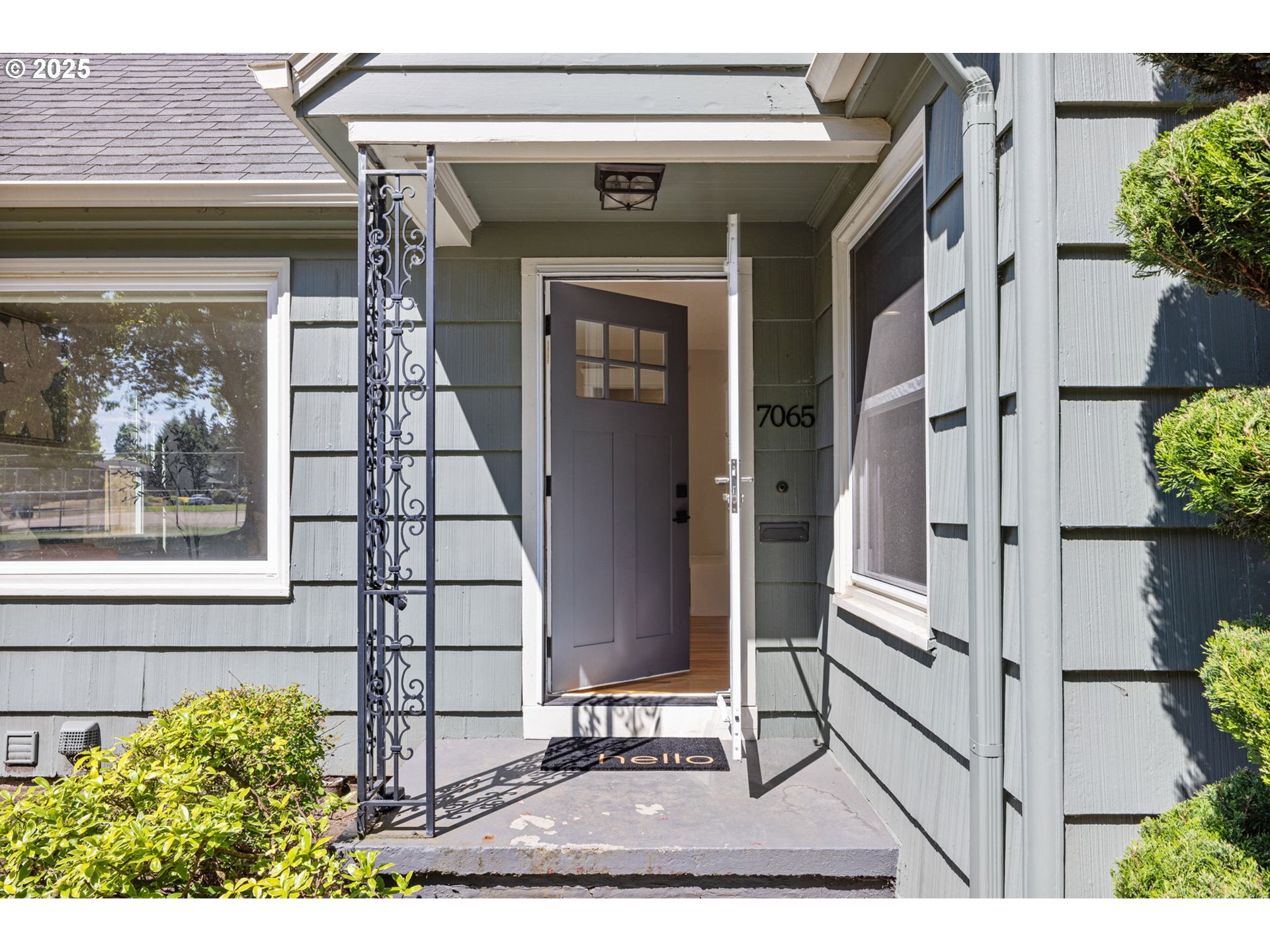 Property Photo: 7065 N Woolsey Ave OR 97203