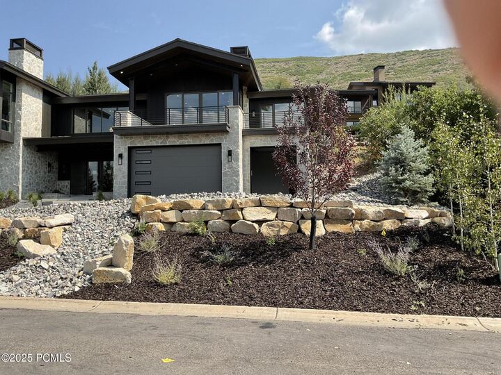 Property Photo: 12090 N Sage Hollow Circle UT 84036