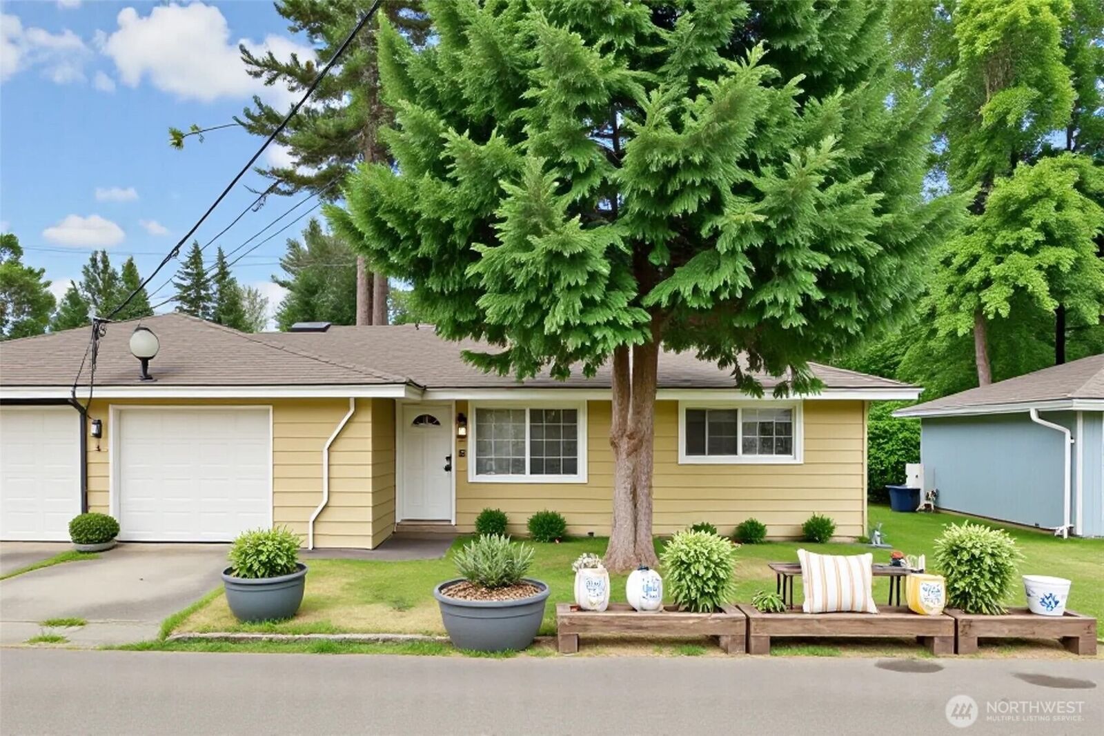 Property Photo:  712  Alder Street  WA 98294 