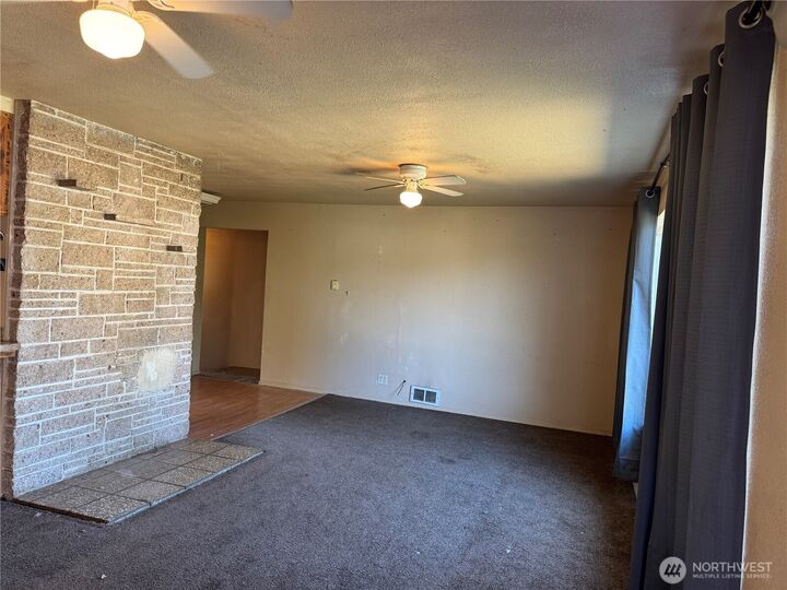 Property Photo:  310  Cypress Street  WA 98632 