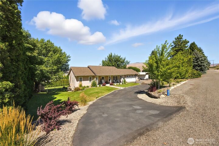 Property Photo: 3537 NE Reid Court WA 98802