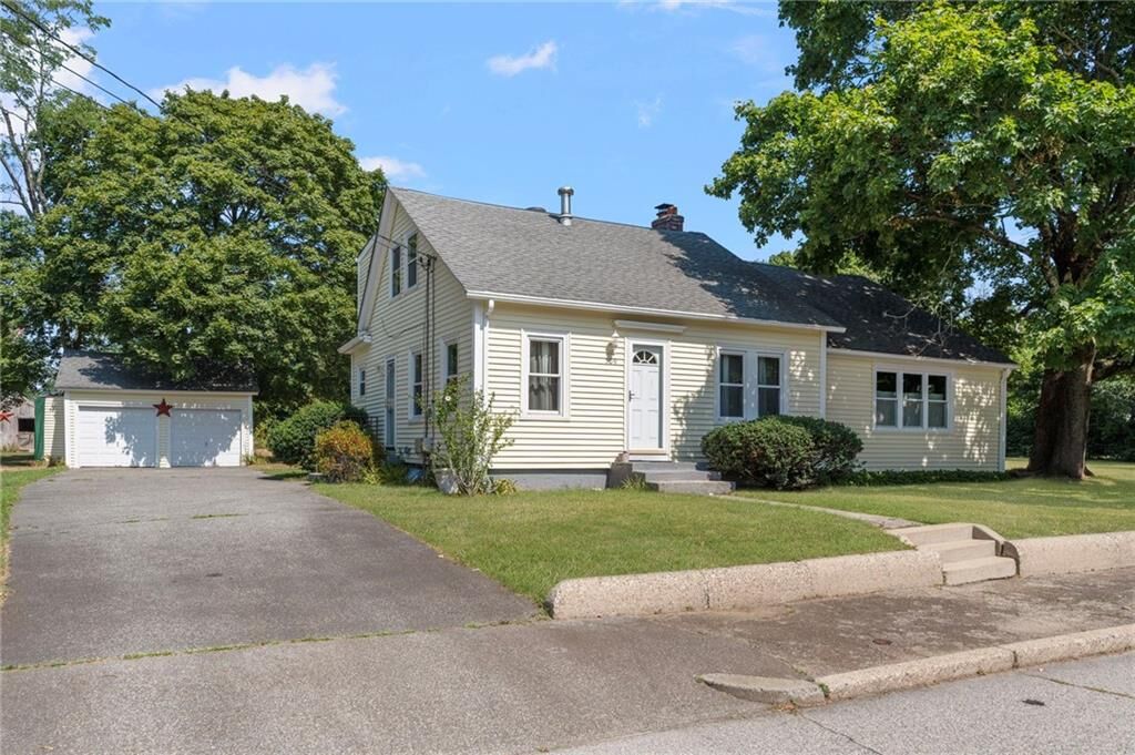 Property Photo:  509 School Street  RI 02852 