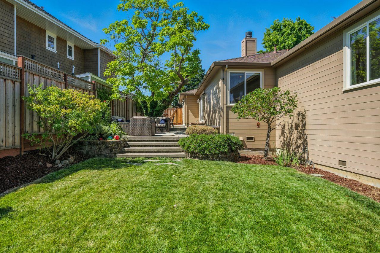 Property Photo:  3 Northview Way  CA 94062 