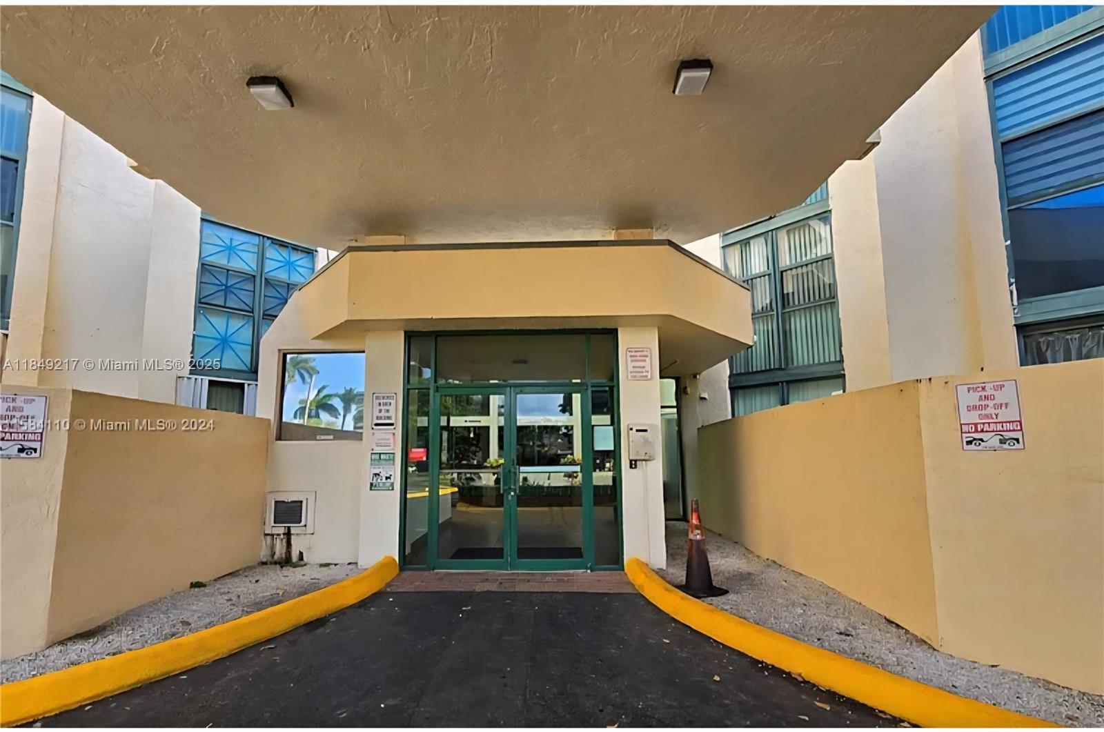 Property Photo: 2075 SW 122nd Ave 129 FL 33175