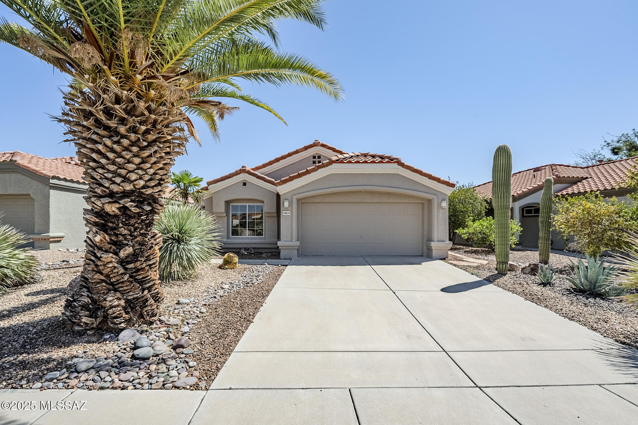 Property Photo: 14212 N Cirrus Hill Drive AZ 85755