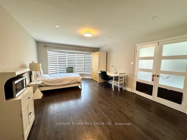 Property Photo: 2 Pilgrim Drive Apt 1 ON L6C 1R3