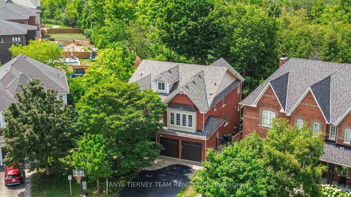 6 Braddock Court  Whitby ON L1M 2N1 photo