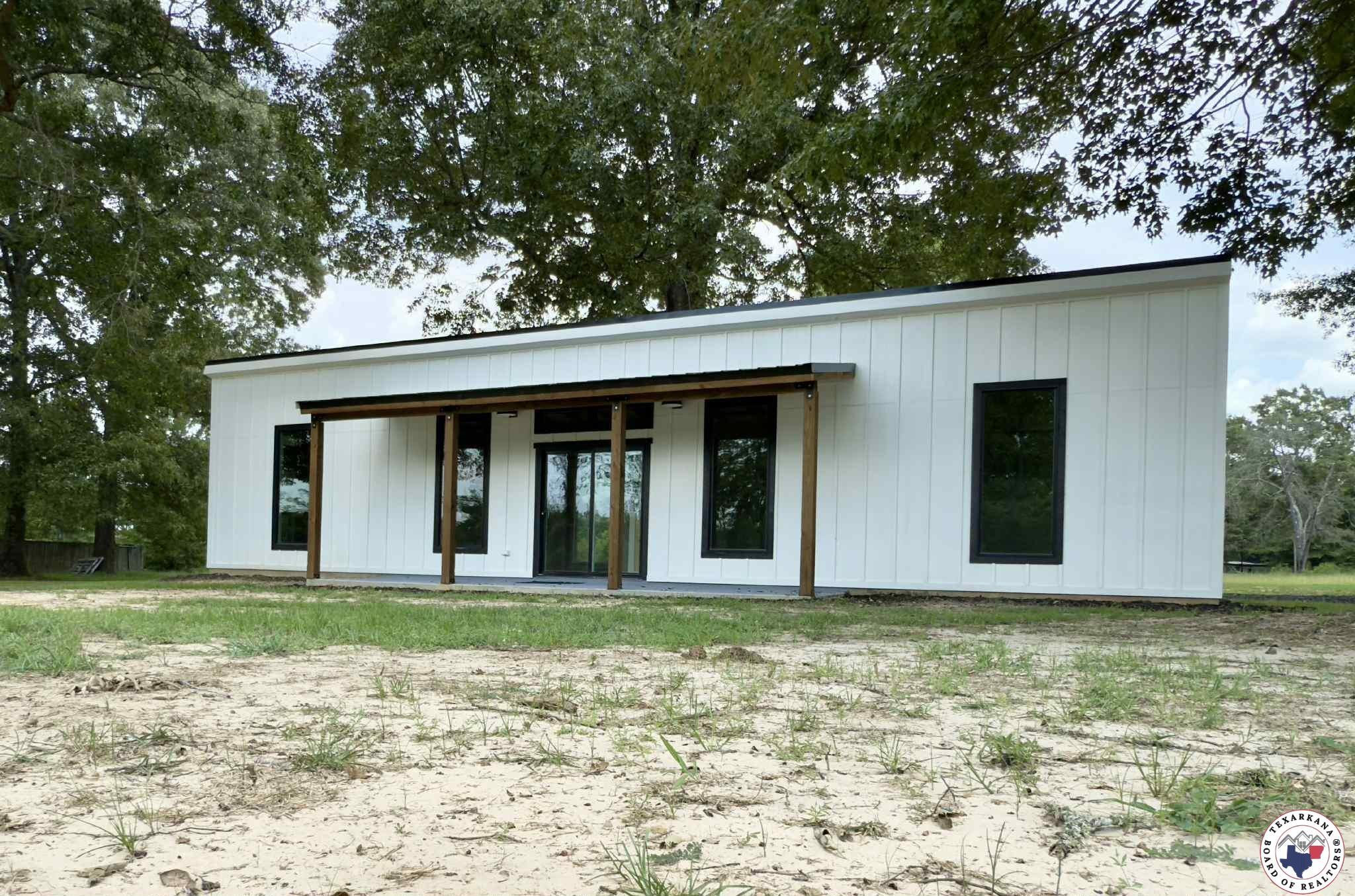 Property Photo: 658 County Road 4564 TX 75555