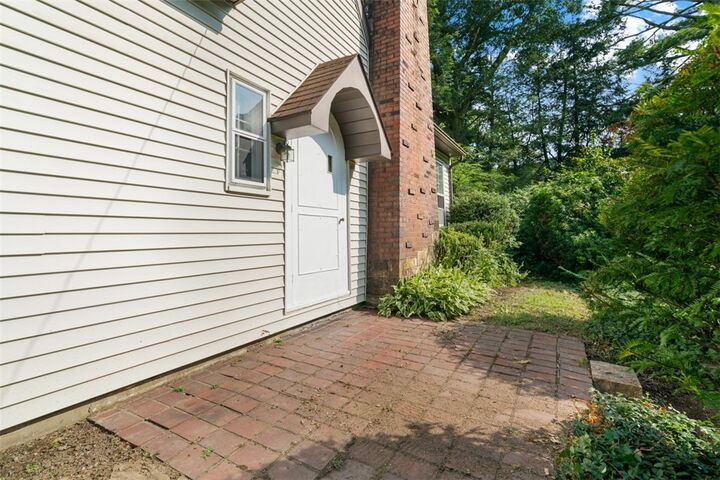 Property Photo: 2670 Bull Creek Rd PA 15084